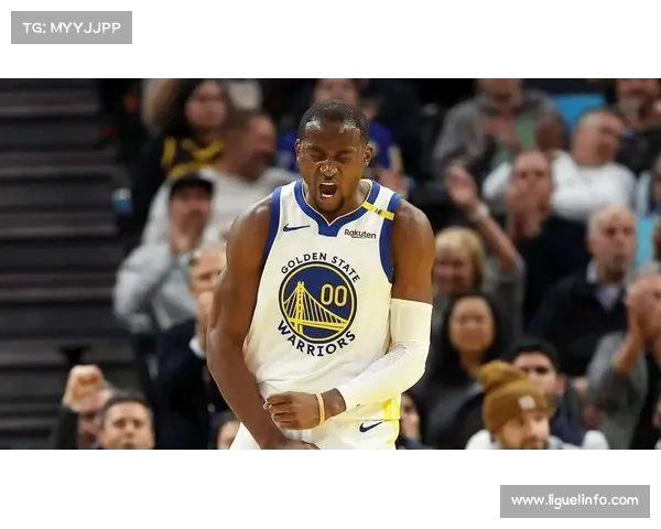 勇士主场迎战黄蜂，外线火力对轰成焦点